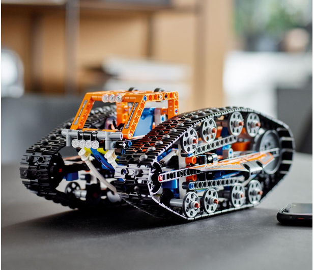 LEGO Technic 42140 Pojazd sterowany aplikacją - 1035630 - zdjęcie 4